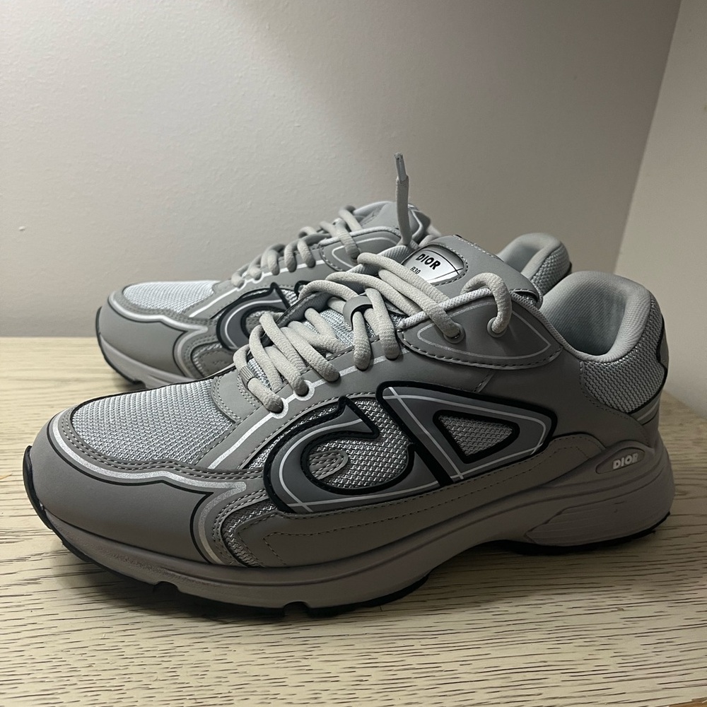 Gray Dior B30